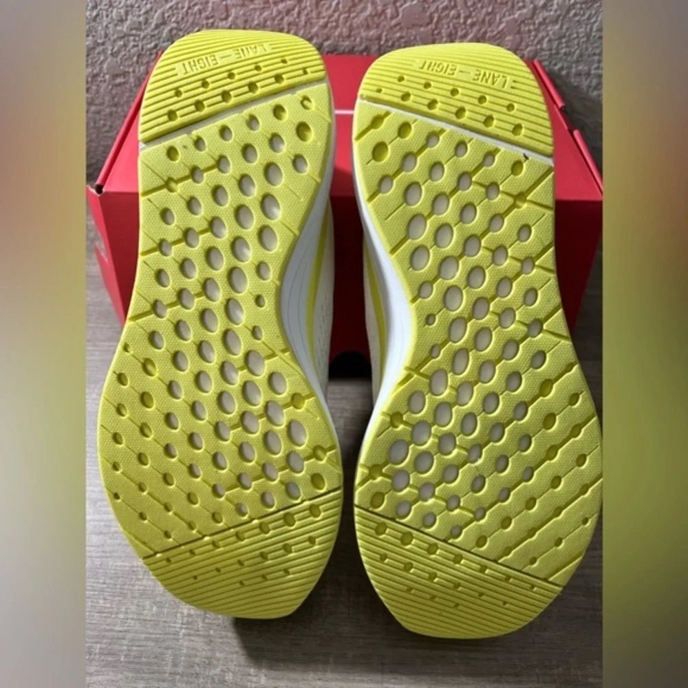 Lane Eight Relay Trainer running shoe training sneakers‎ color keylime size 9